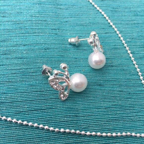 Butterfly Jewelry Set - Picture 5 of 7